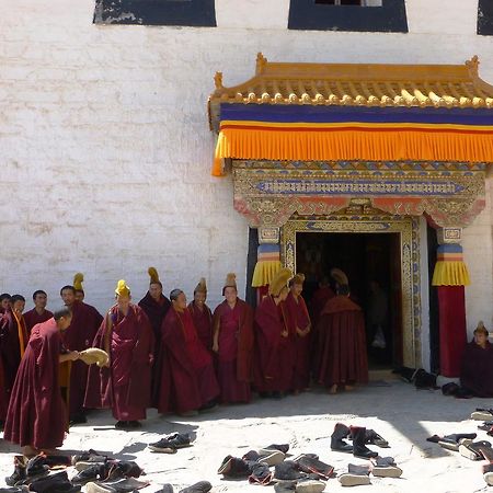 Overseas Tibetan Hotel Xiahe Bagian luar foto