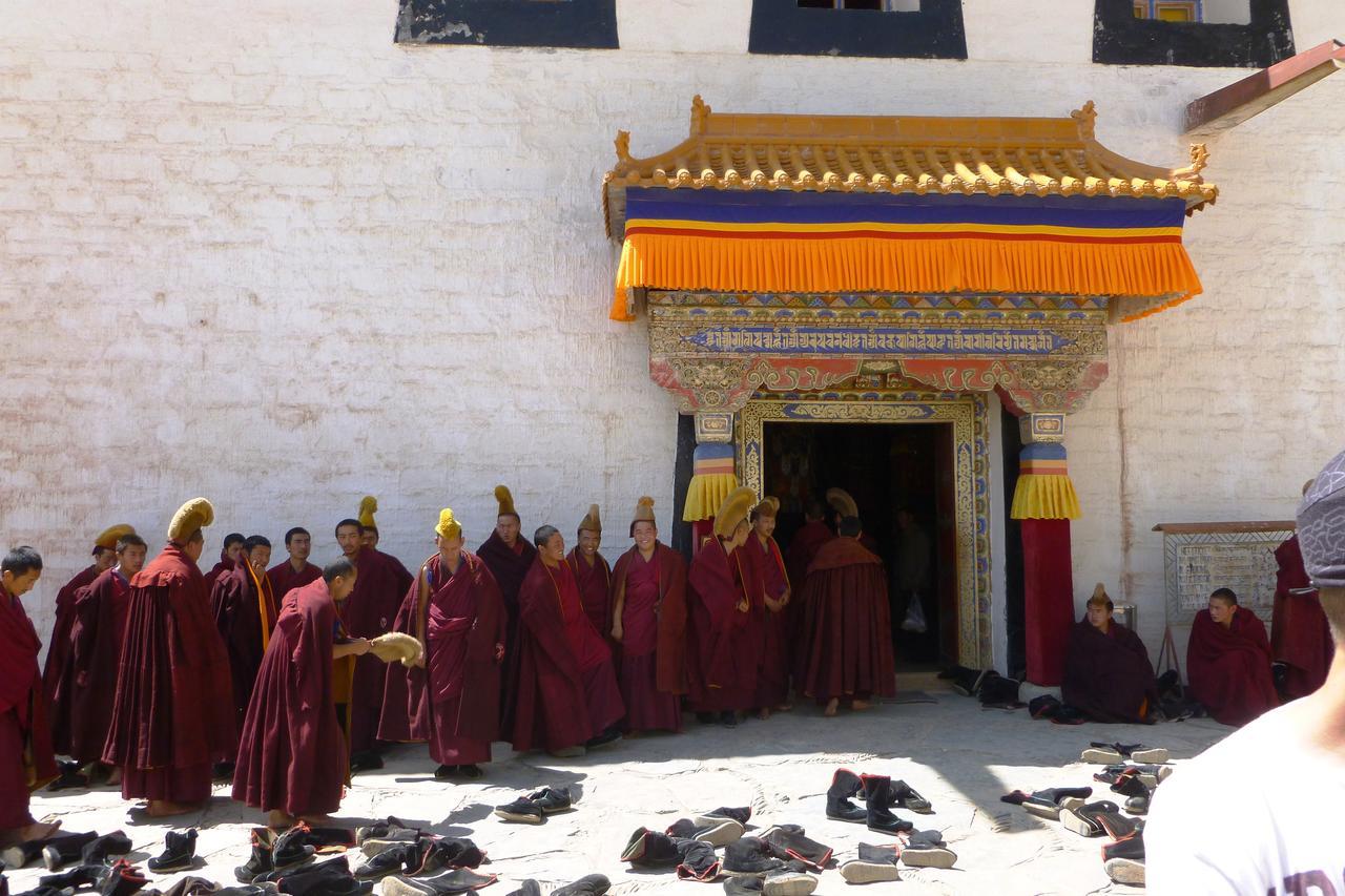 Overseas Tibetan Hotel Xiahe Bagian luar foto